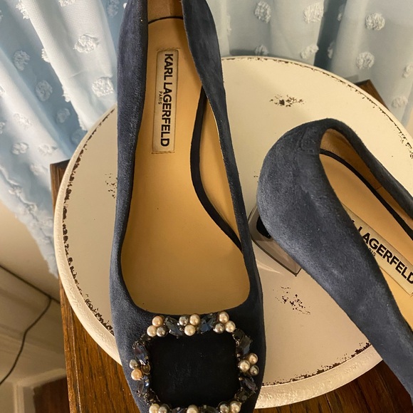 Karl Lagerfeld velvet pump with jeweled toe. Lovingly worn. - Picture 11 of 12